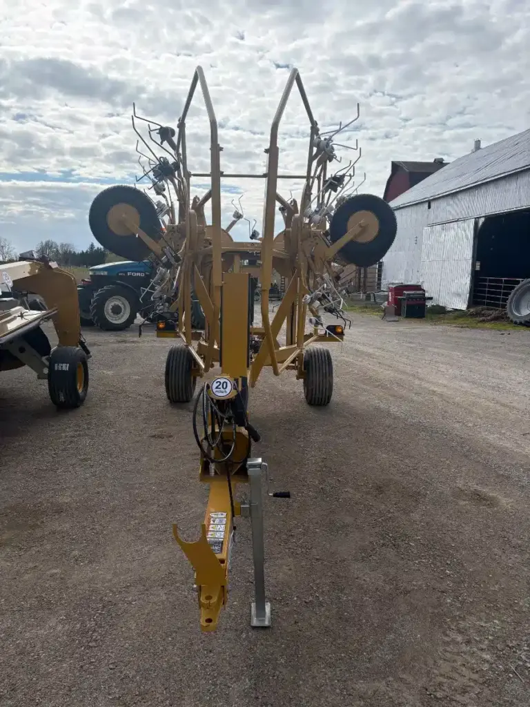 2025 Vermeer TE3310 Tedder