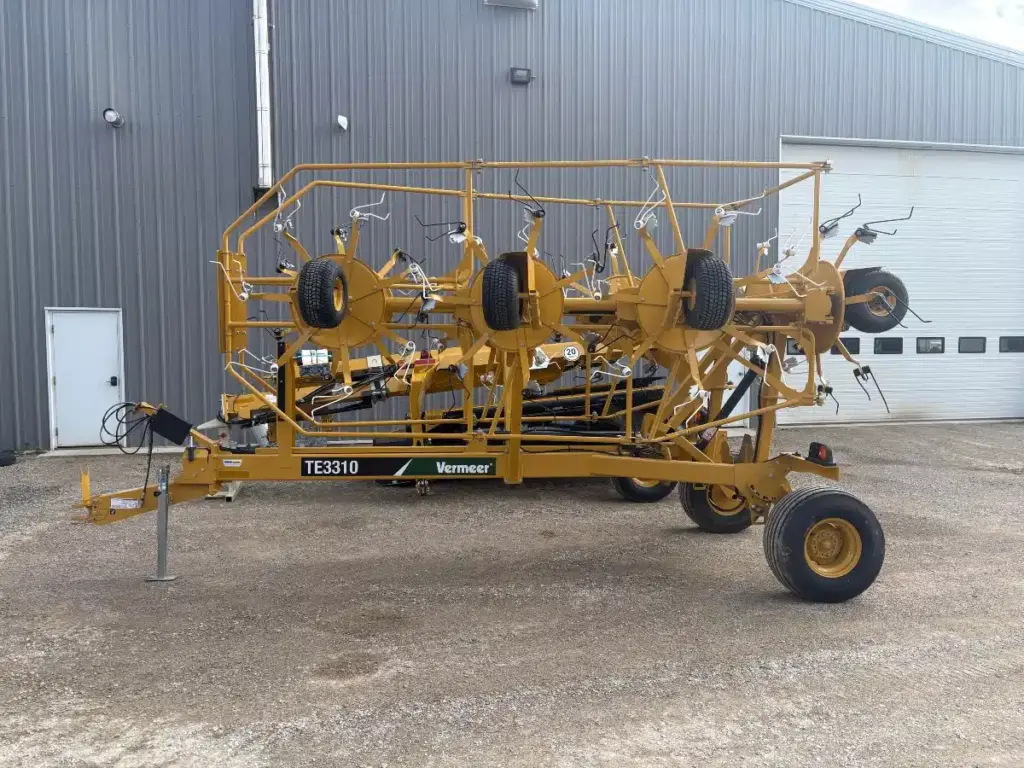 2025 Vermeer TE3310 Tedder