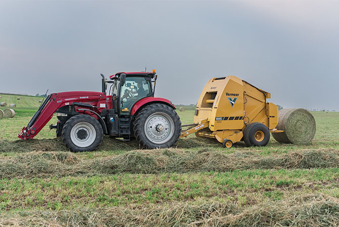 Vermeer 604S Premium baler working in the field